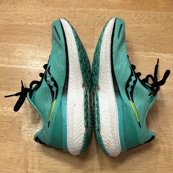 Saucony Triumph running shoes - Picture 5 of 7